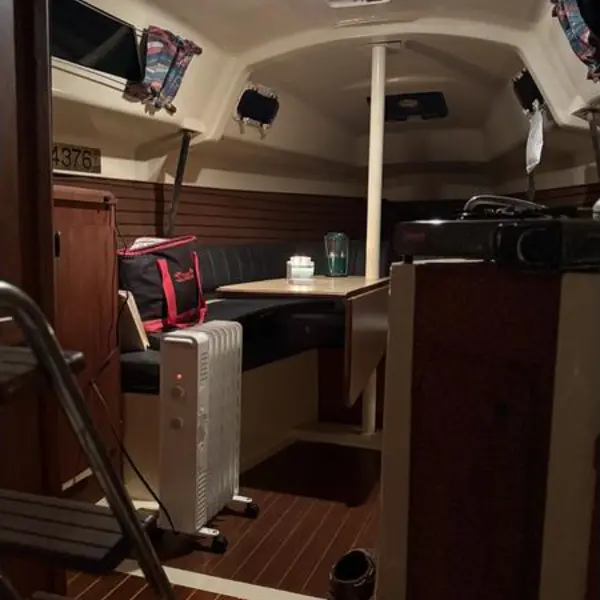 Photo 2 of 1990 Hunter 27-2