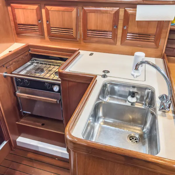 Photo 4 of 2001 Beneteau Oceanis 381