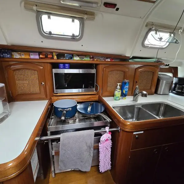 Photo 7 of 1998 Beneteau 411