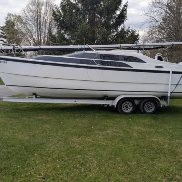 Photo 1 of 2005 Macgregor 26M
