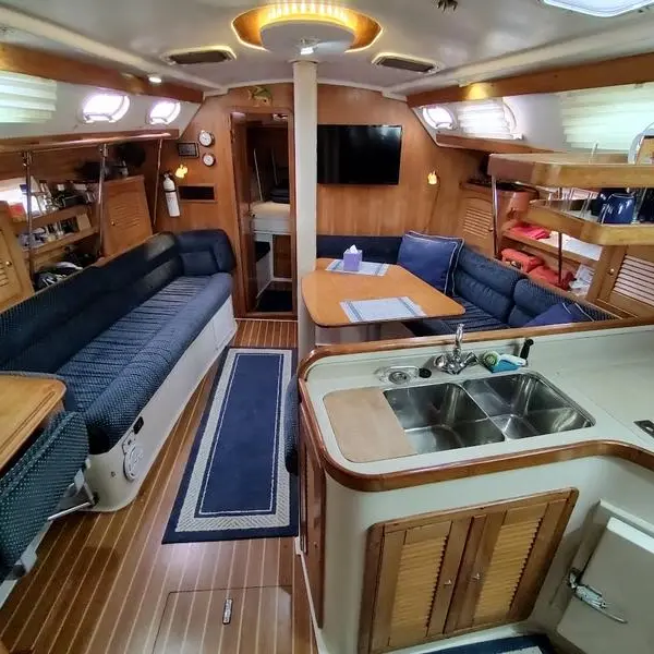 Photo 6 of 2005 Catalina 400 MKII